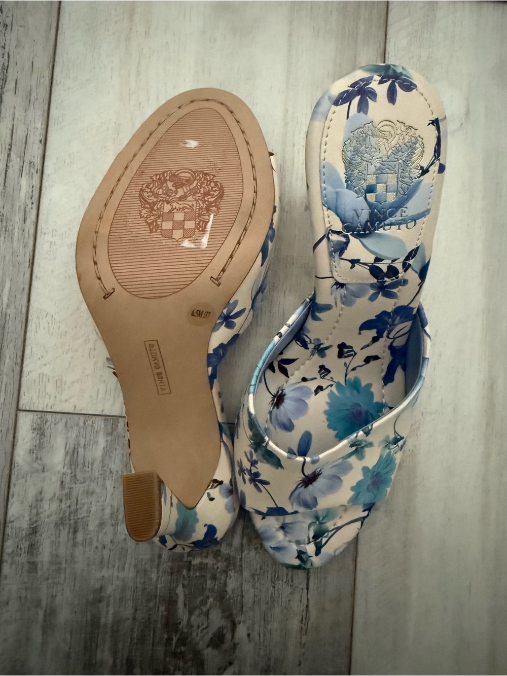 Vince Camuto Cream Floral Slide Mules with Blue Accents Size 6.5 Brand New! 💙 - Picture 5 of 6